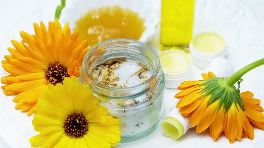 glass, salt, peeling, bath salts, to bathe, marigold, oil, honey, lip care, lip balm, personal hygiene, natural cosmetics, wellness, aroma therapy, skin, skin care, essential oils, medicine, lip balm, lip balm, skin care, skin care, skin care, skin care, skin care