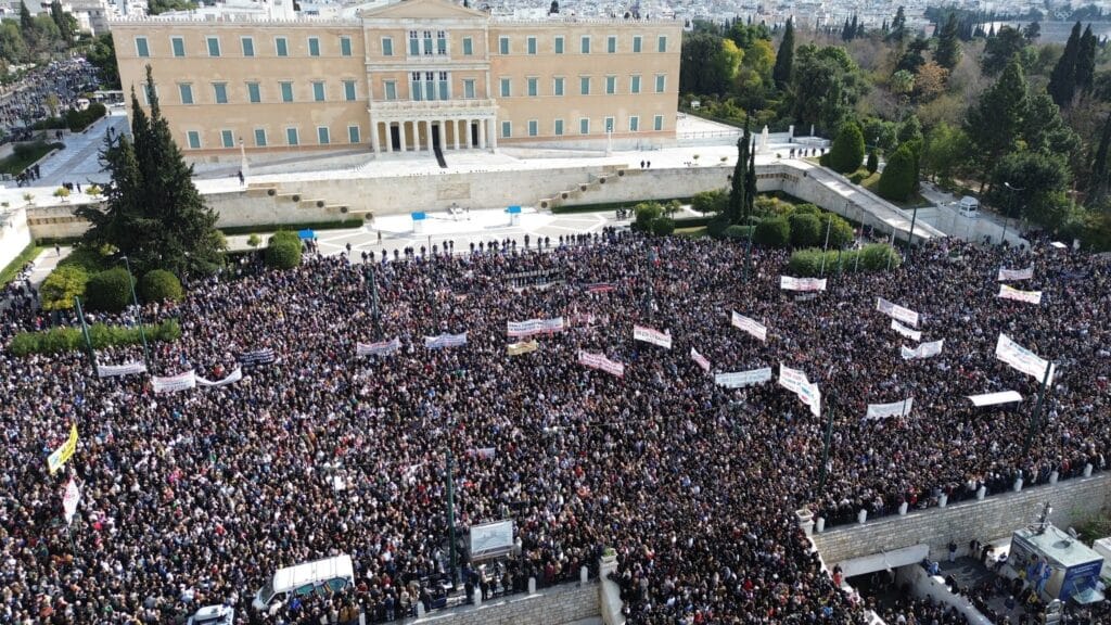 Τέμπη: Η Ιστορική Αντίδραση του Λαού σε Όλη την Ελλάδα