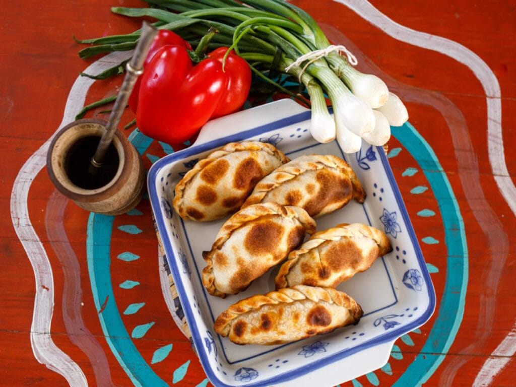 “Empanadas Αργεντινής: Συνταγή για λαχταριστές γεμιστές ζύμες”