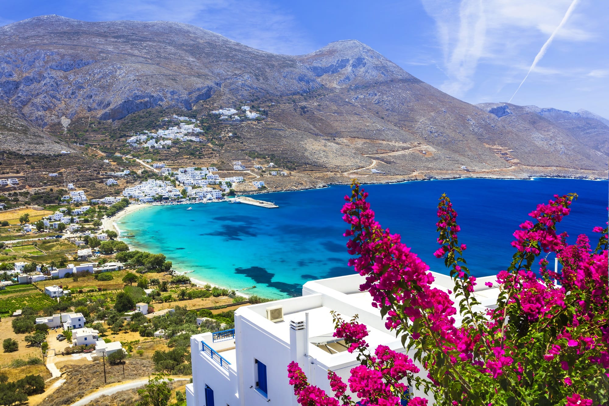 Ανακάλυψε την Αμοργό, το νησί της ηρεμίας, της βαθιάς γαλήνης και του κυκλαδίτικου μπλε