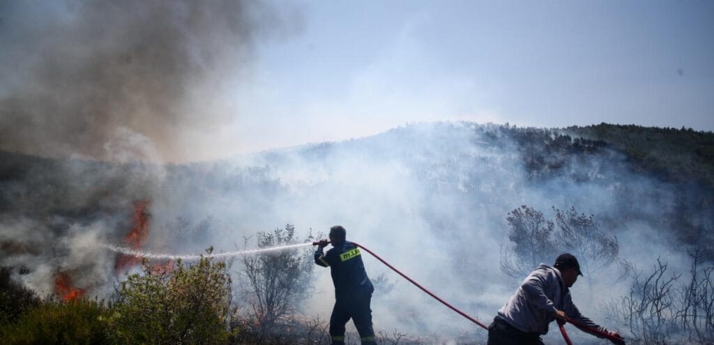 Μαραθώνας: Υπό Έλεγχο η Φωτιά στην Αγία Μαρίνα