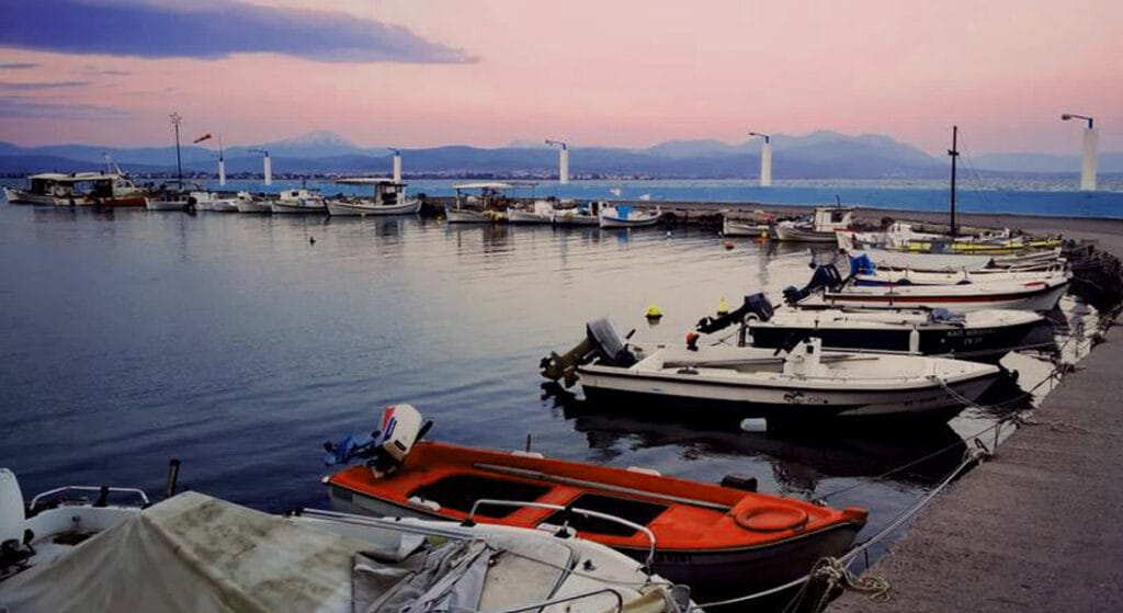 Αυλίδα: Θάλασσα, Ιστορία, Απόλαυση