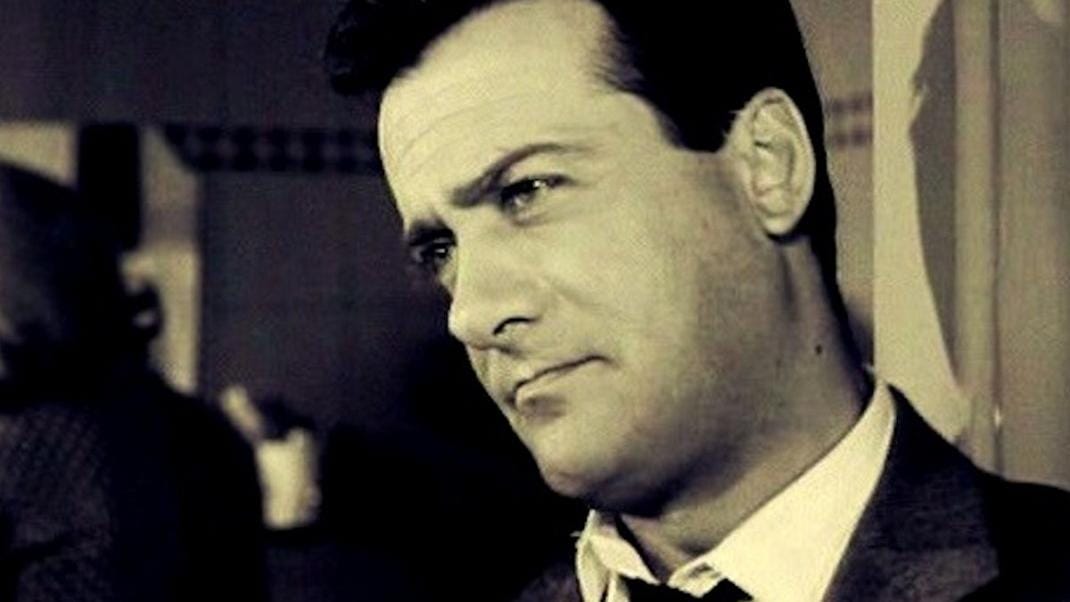 Ο Αλέκος Αλεξανδράκης δεν ήταν απλώς μια φωνή ή ένα πρόσωπο. Ήταν στάση ζωής.