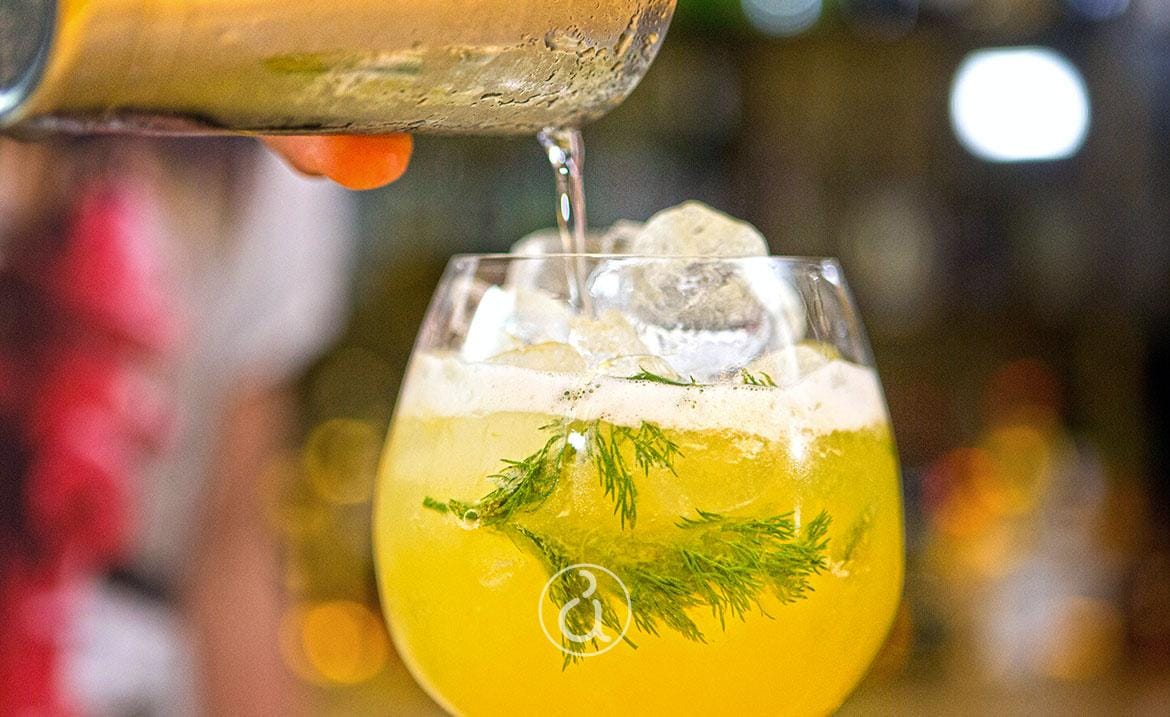 Τα mocktails είναι το ρόφημα του μέλλοντος — χωρίς αλκοόλ, αλλά με όλη τη φρεσκάδα και τη δημιουργικότητα των κλασικών κοκτέιλ.