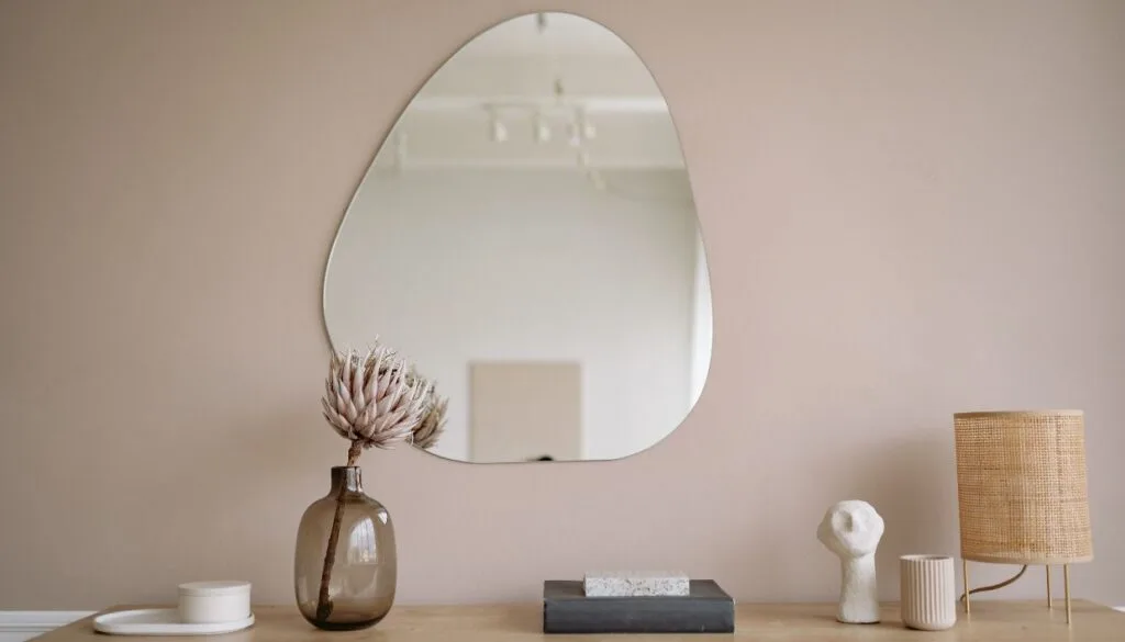 Αστραφτεροί Καθρέφτες Χωρίς Σημάδια