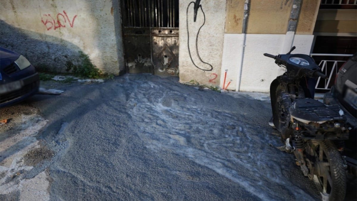 Κυψέλη: Μυστήριο με το γκρι υγρό