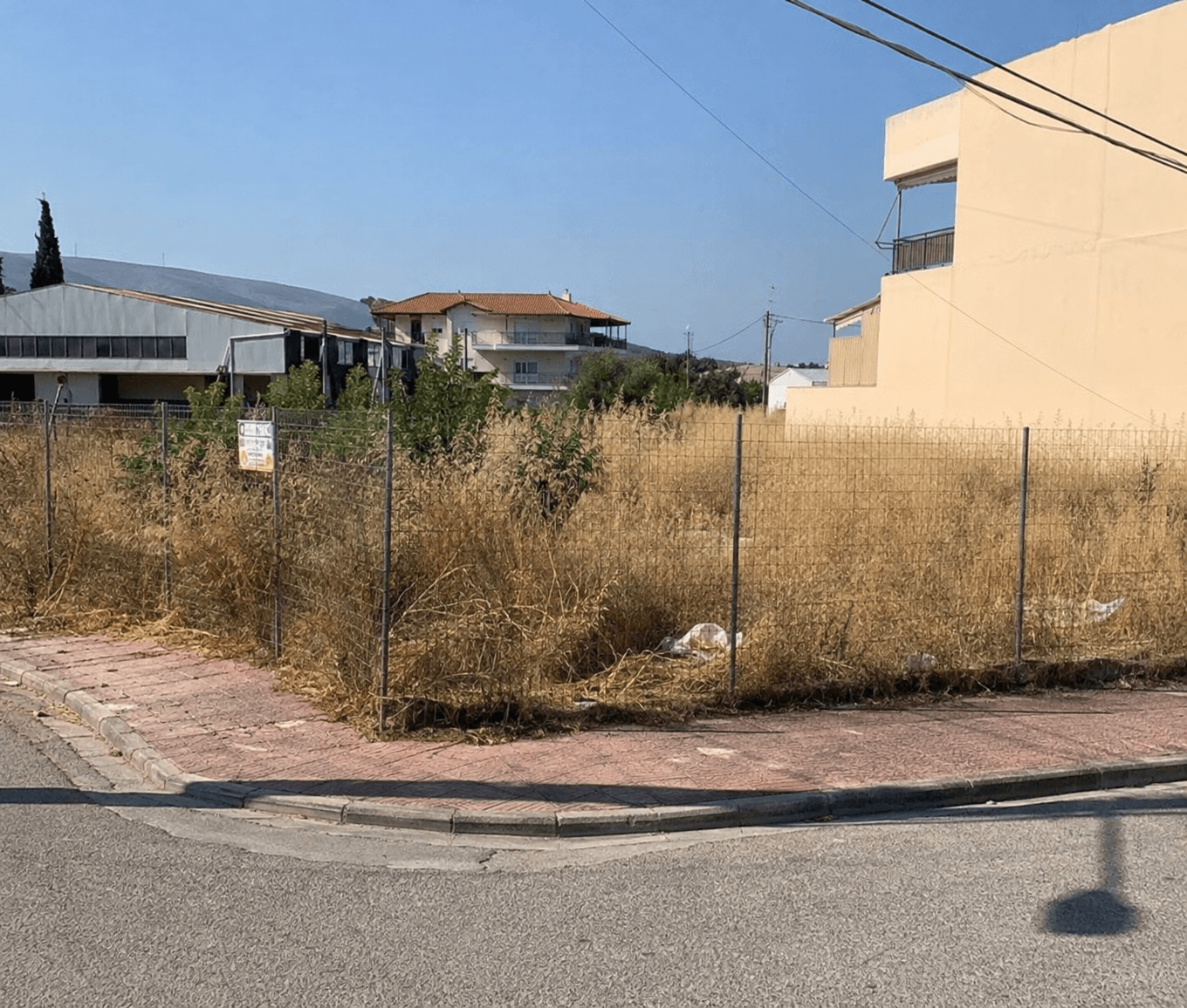 Ακαθάριστα οικόπεδα: Το κενό με τις καταγγελίες